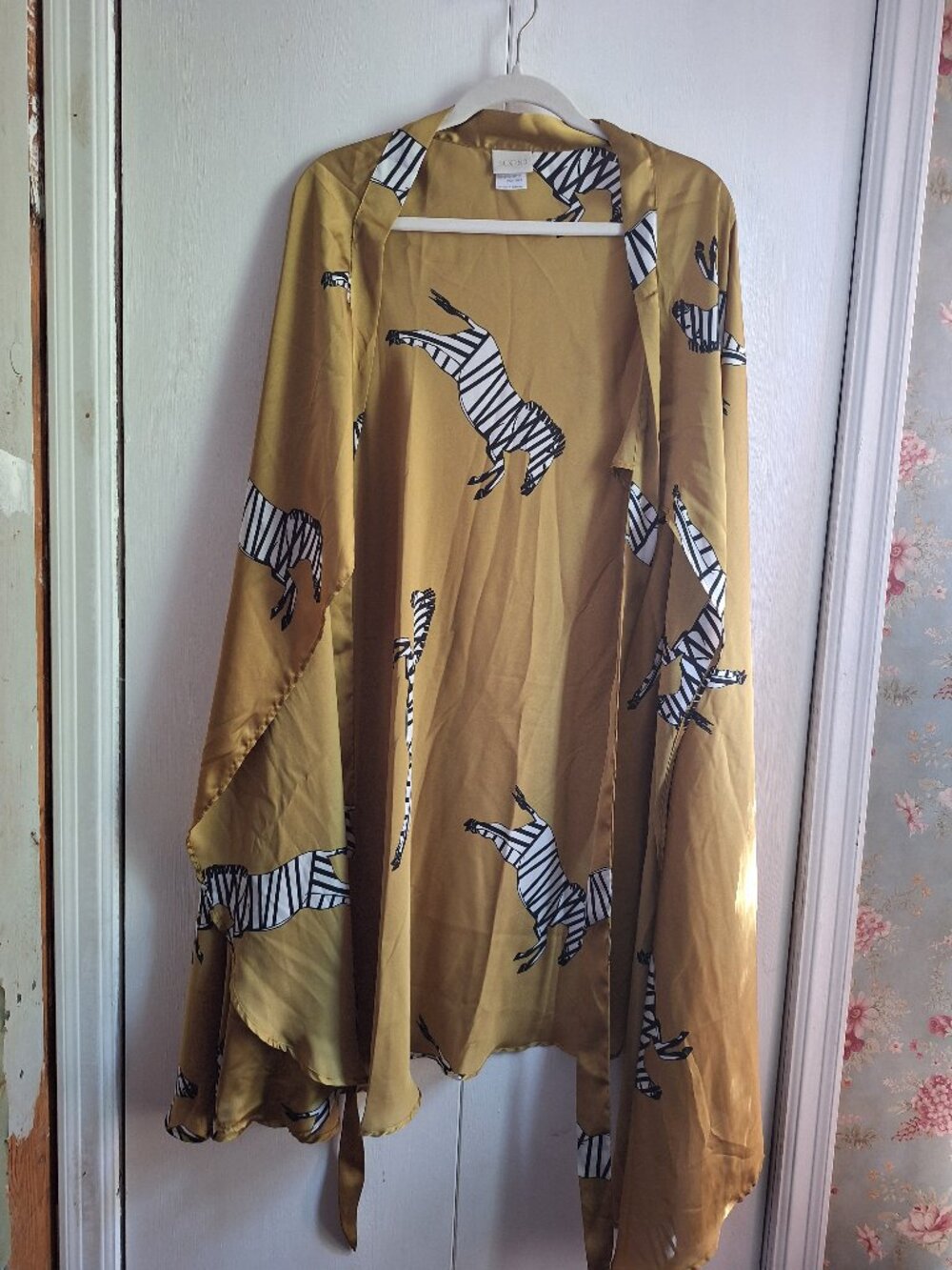 Suki So Women’s XL Gold Zebra Print Satin Kimono Robe Duster Belted